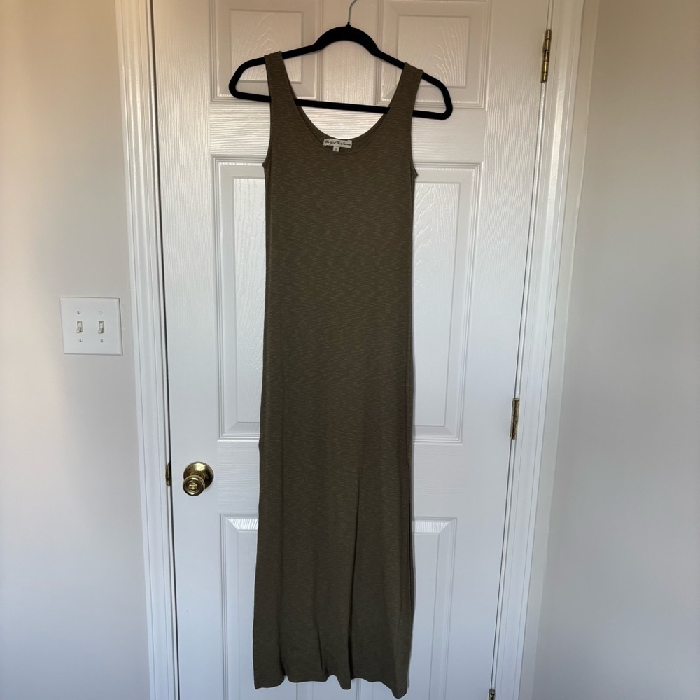 The Girl That Loves Olive Green Maxi Dress Size Small